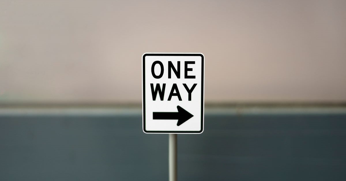 one way sign direction right arrow